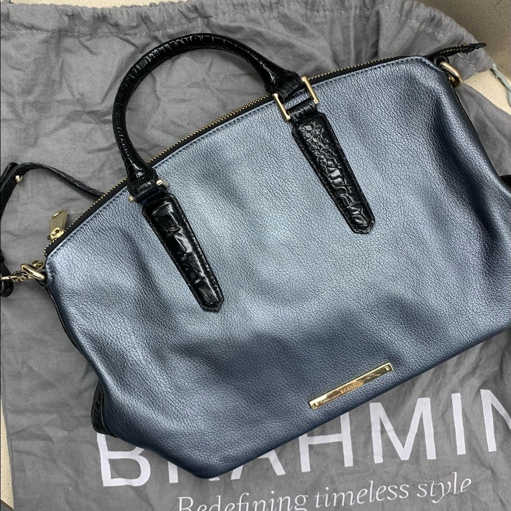 *Like New* Navy/Black Brahmin bag.